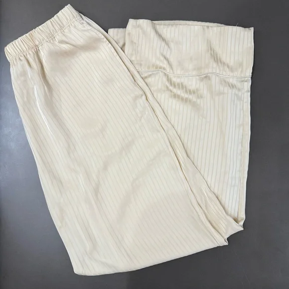 Nap Loungewear Set of Pajama Top and Pants - Size Medium - Picture 3 of 3